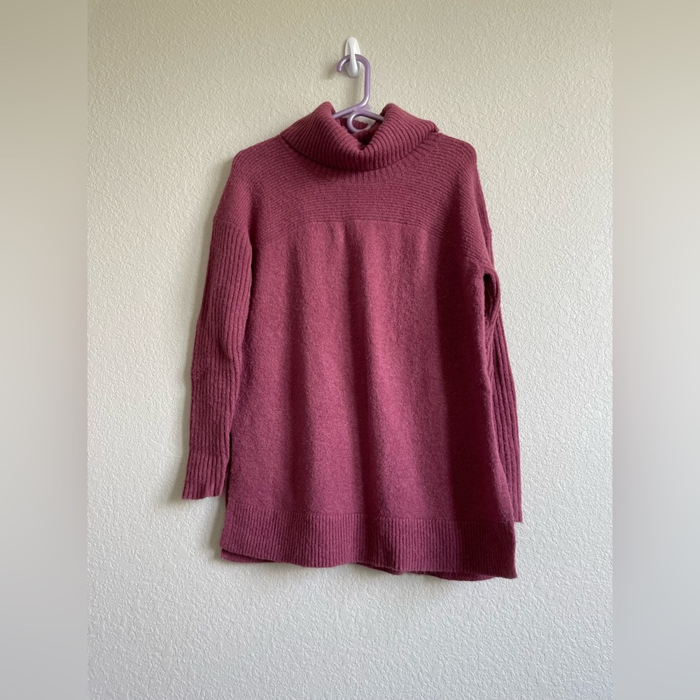 American Eagle Pink Turtleneck